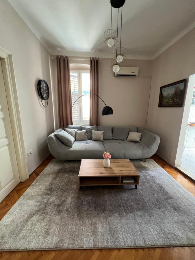Apartman Sandra プーラ エクステリア 写真